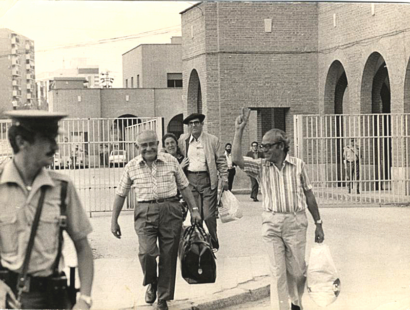 Simón Sánchez Montero, Santiago Álvarez y José Unanué, salen de la cárcel de Carabanchel. 1976.